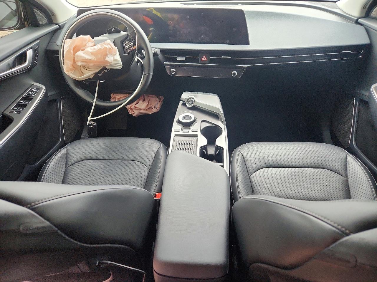 2022 KIA EV6 LIGHT photo 22