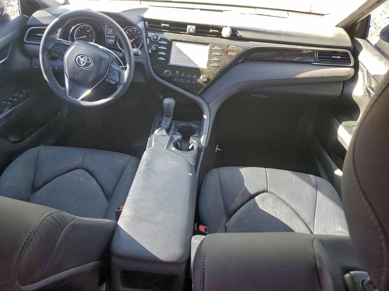 2019 TOYOTA CAMRY L photo 8