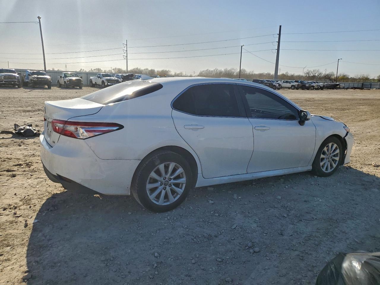 2019 TOYOTA CAMRY L photo 3