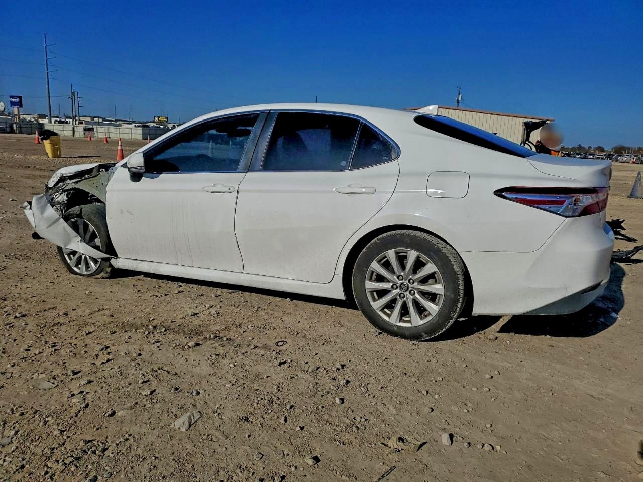 2019 TOYOTA CAMRY L photo 2