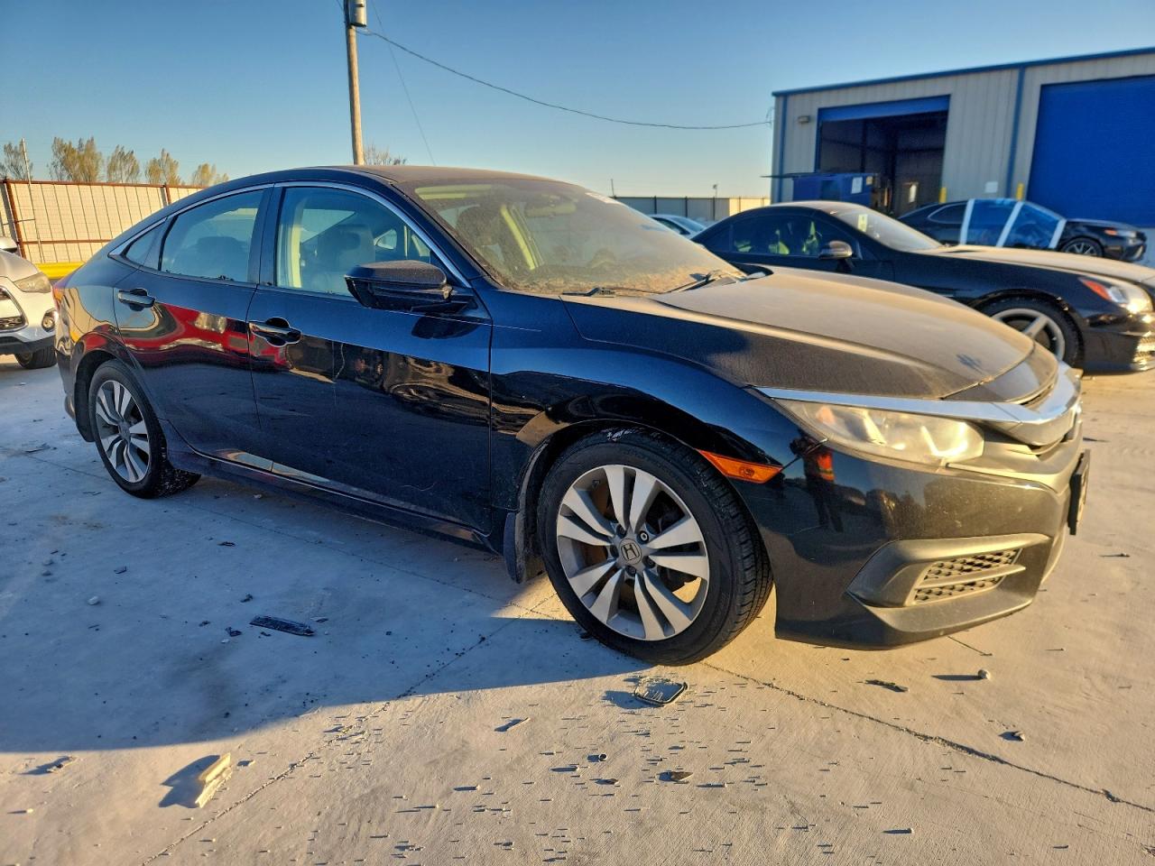 2017 HONDA CIVIC LX photo 4