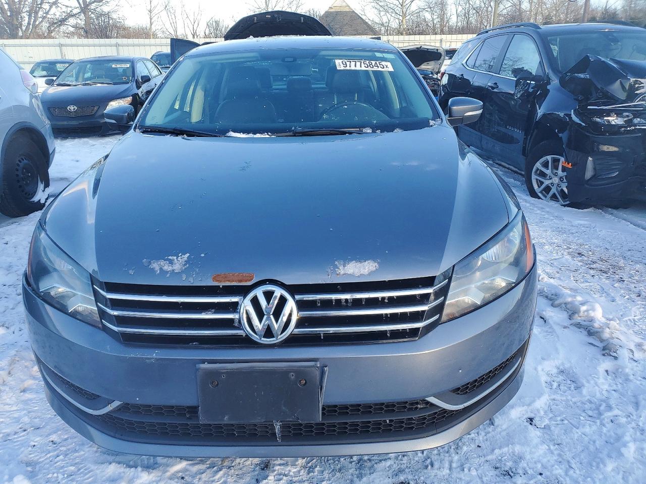 2015 VOLKSWAGEN PASSAT S photo 5