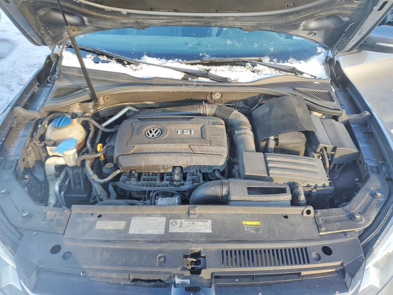 2015 VOLKSWAGEN PASSAT S photo 11