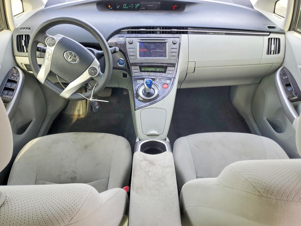 2013 TOYOTA PRIUS photo 8