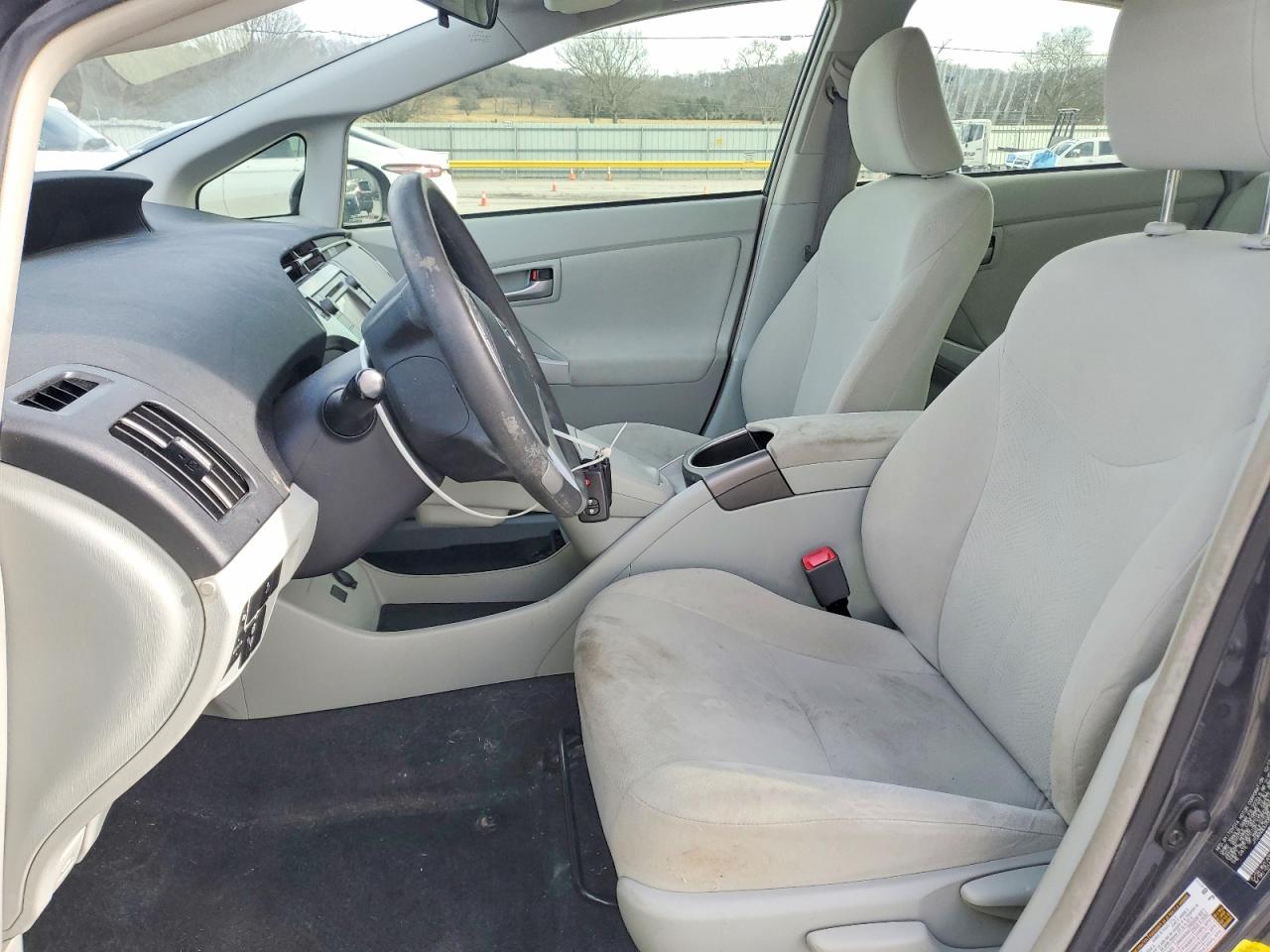 2013 TOYOTA PRIUS photo 7