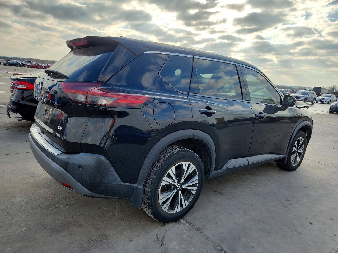 2021 NISSAN ROGUE SV photo 5