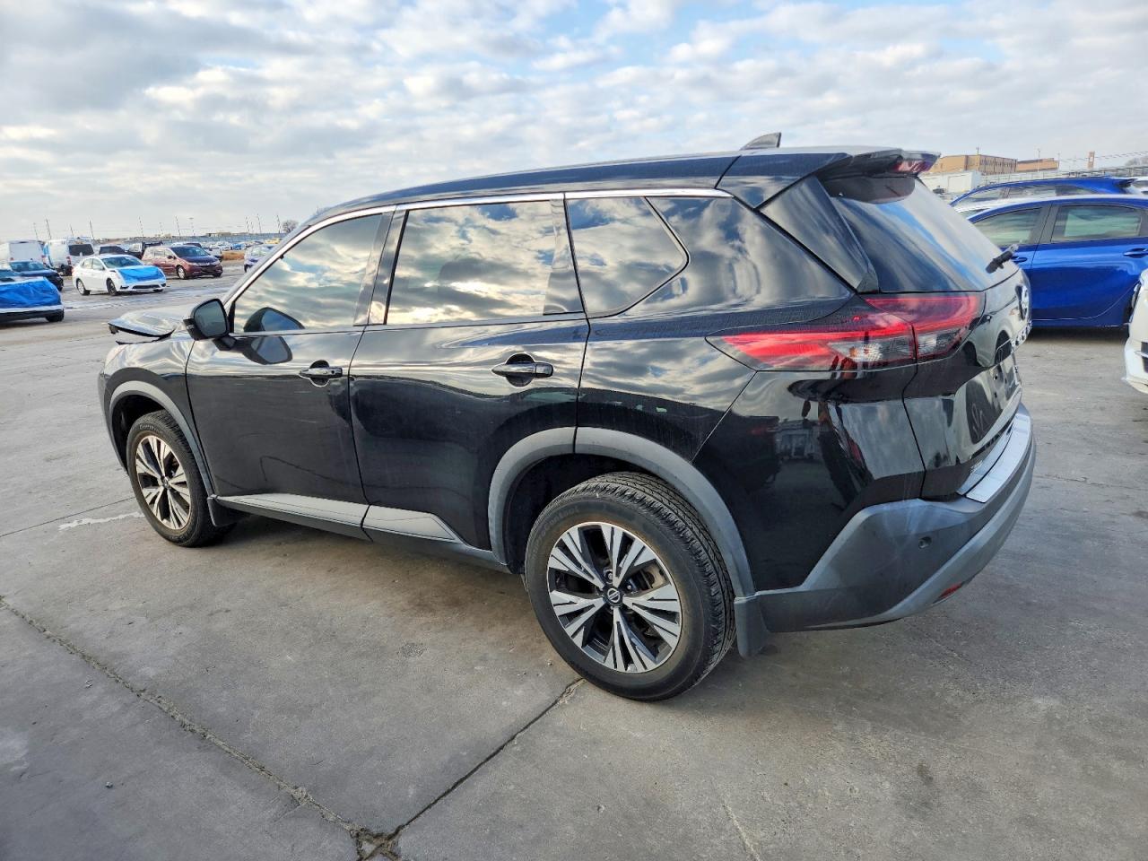 2021 NISSAN ROGUE SV photo 3
