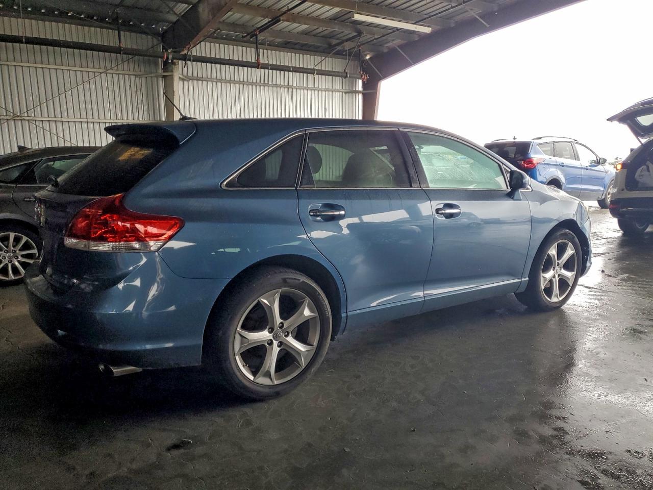 2009 TOYOTA VENZA photo 3