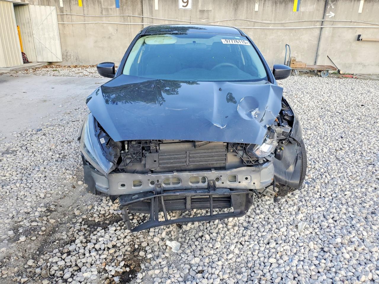 2018 FORD FOCUS SE photo 5
