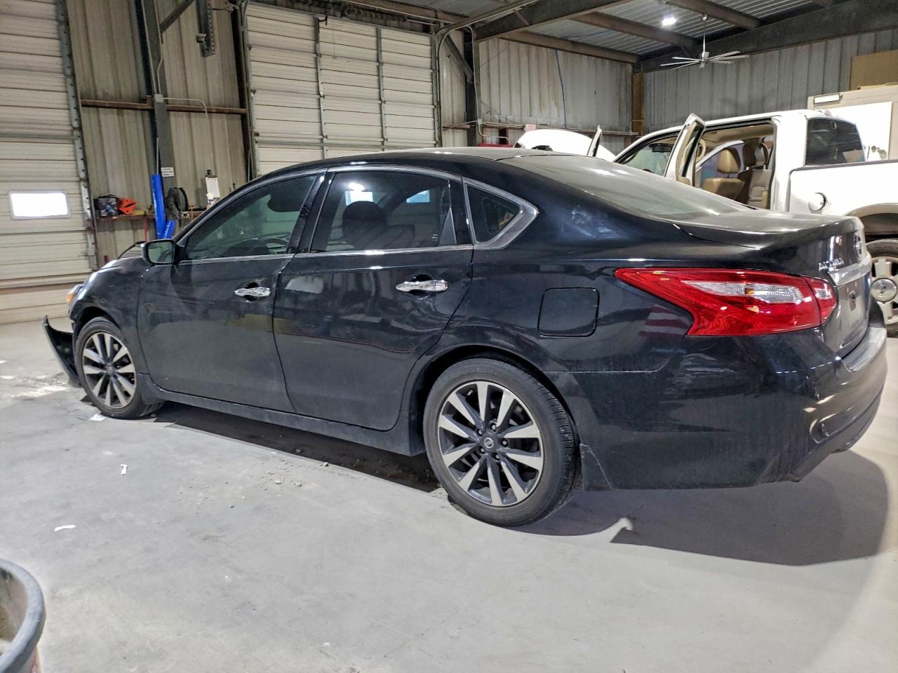2017 NISSAN ALTIMA 2.5 photo 2