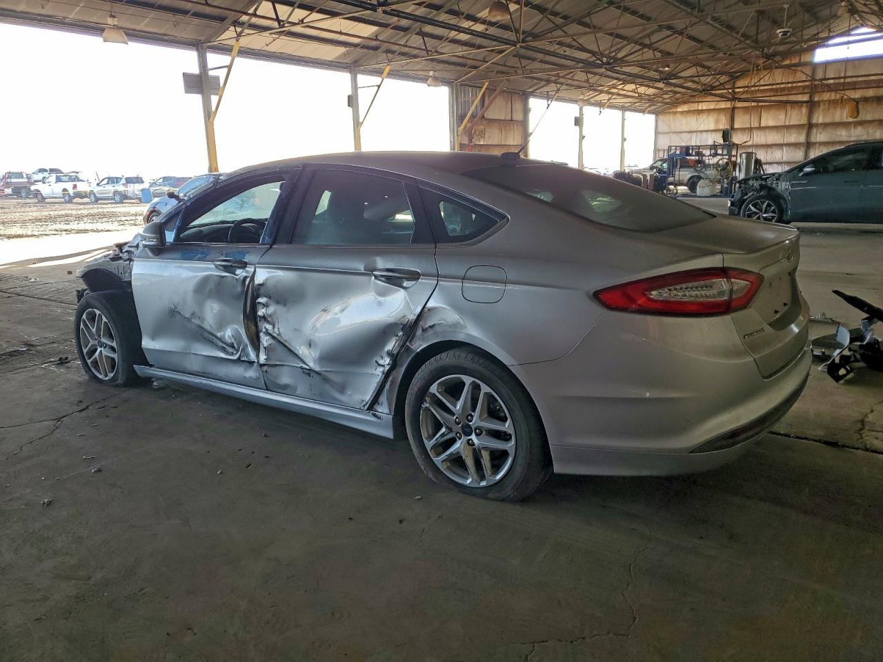 2014 FORD FUSION SE photo 2