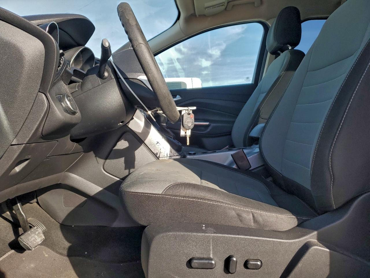 2016 FORD ESCAPE SE photo 13