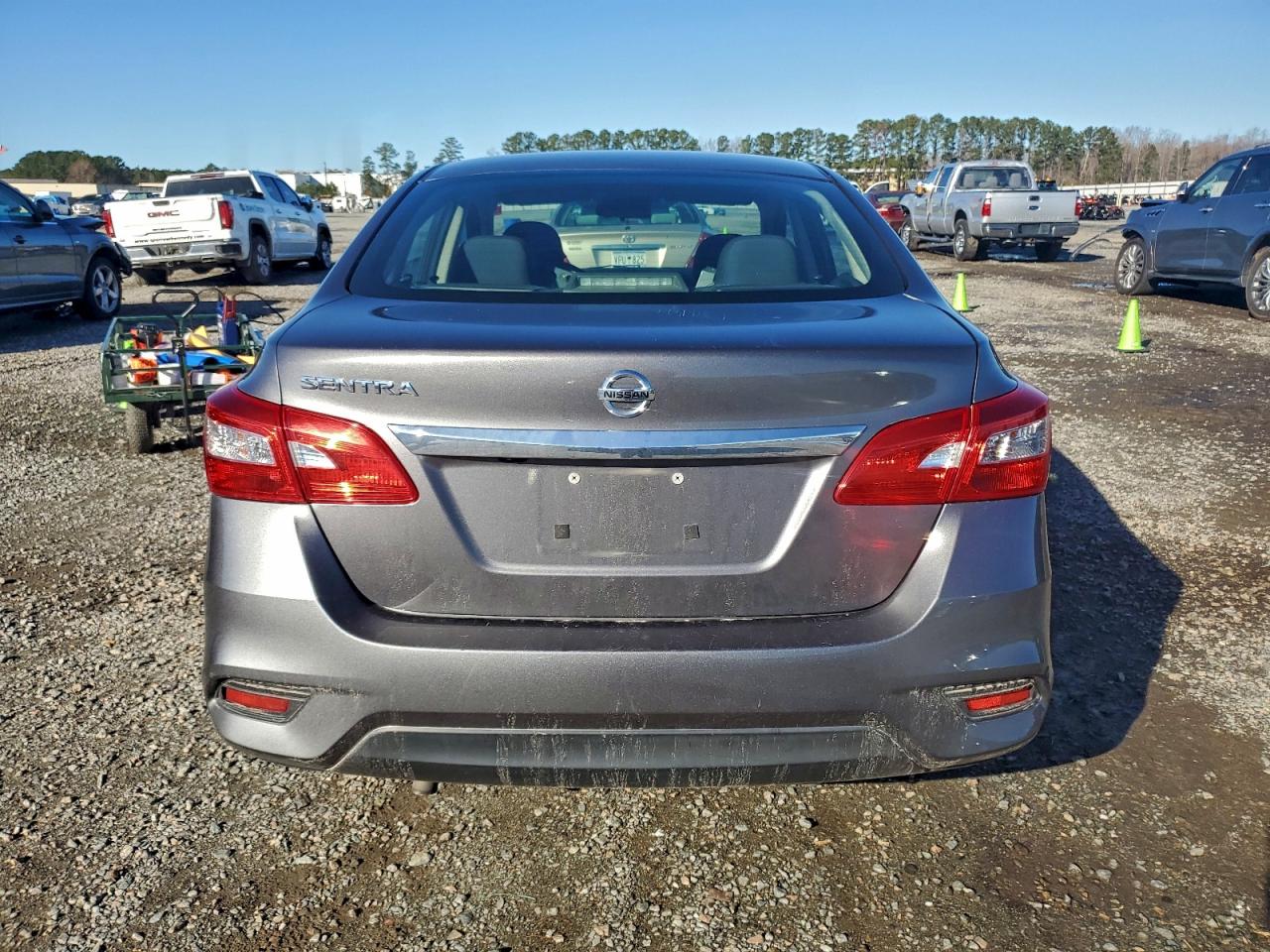 2018 NISSAN SENTRA S photo 6