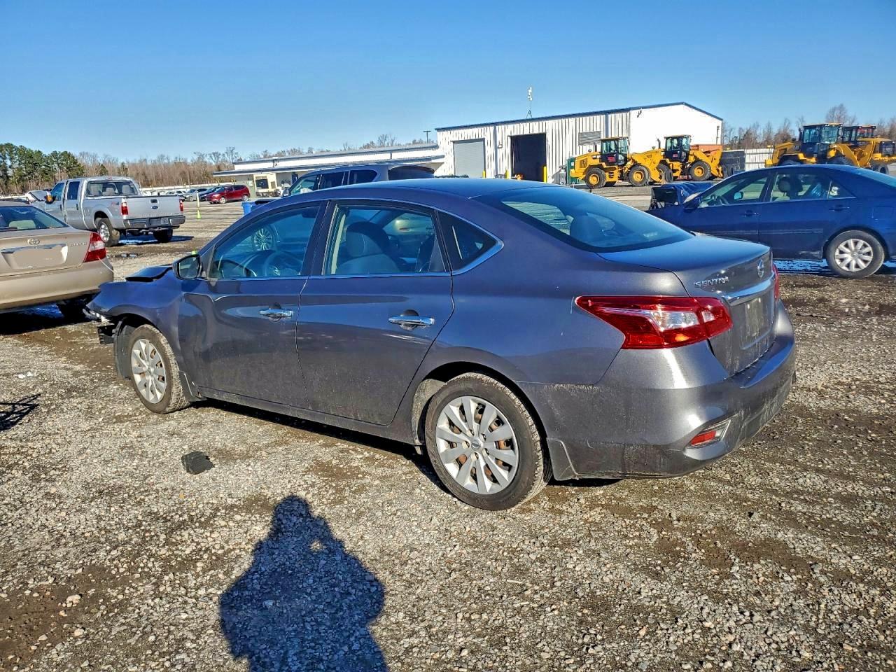 2018 NISSAN SENTRA S photo 2