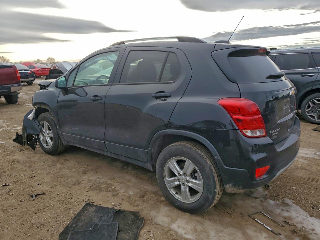 2022 CHEVROLET TRAX 1LT photo 2
