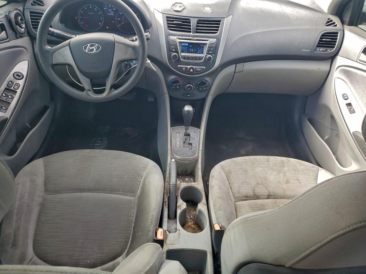 2017 HYUNDAI ACCENT SE photo 8