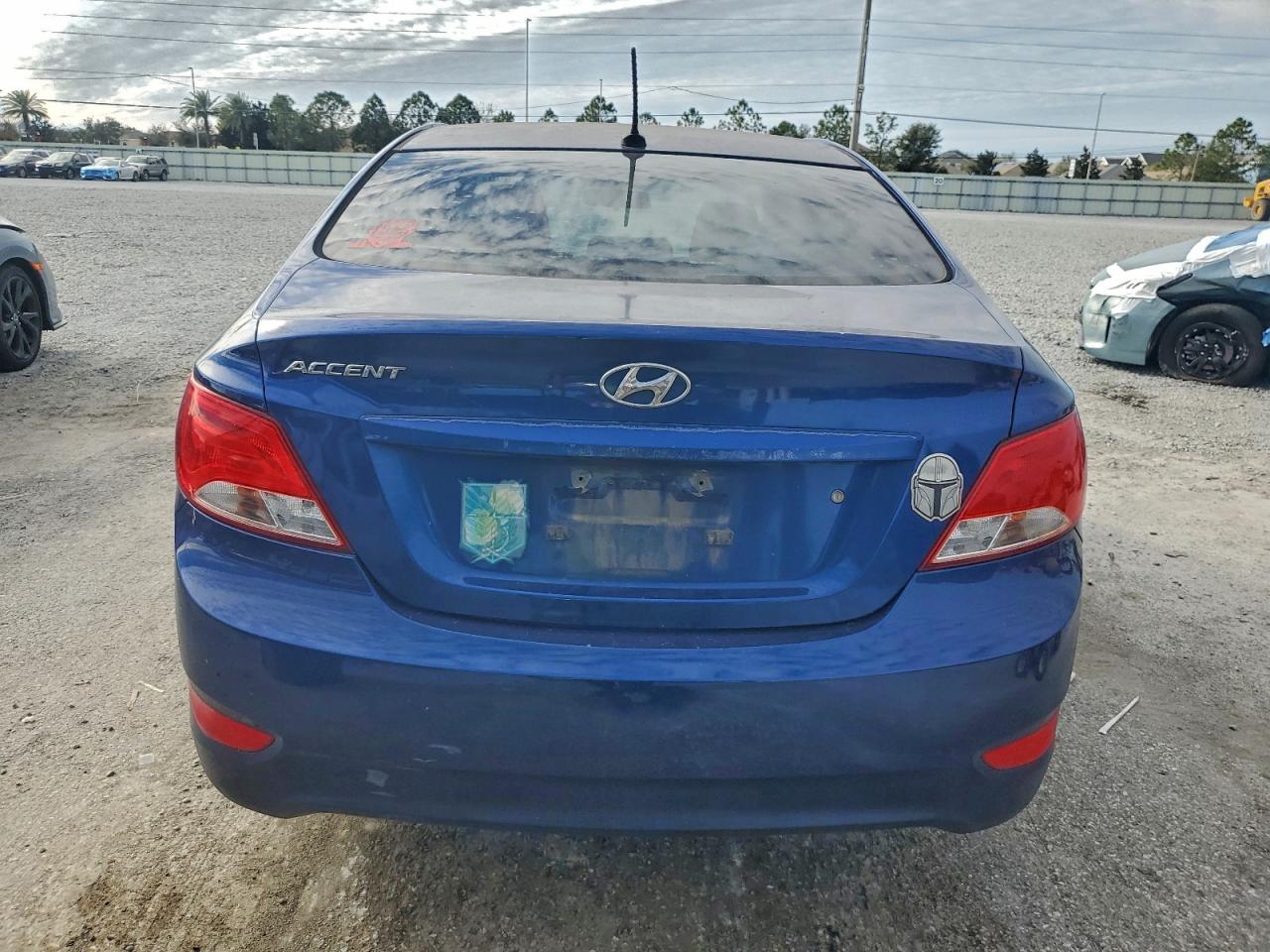 2017 HYUNDAI ACCENT SE photo 6