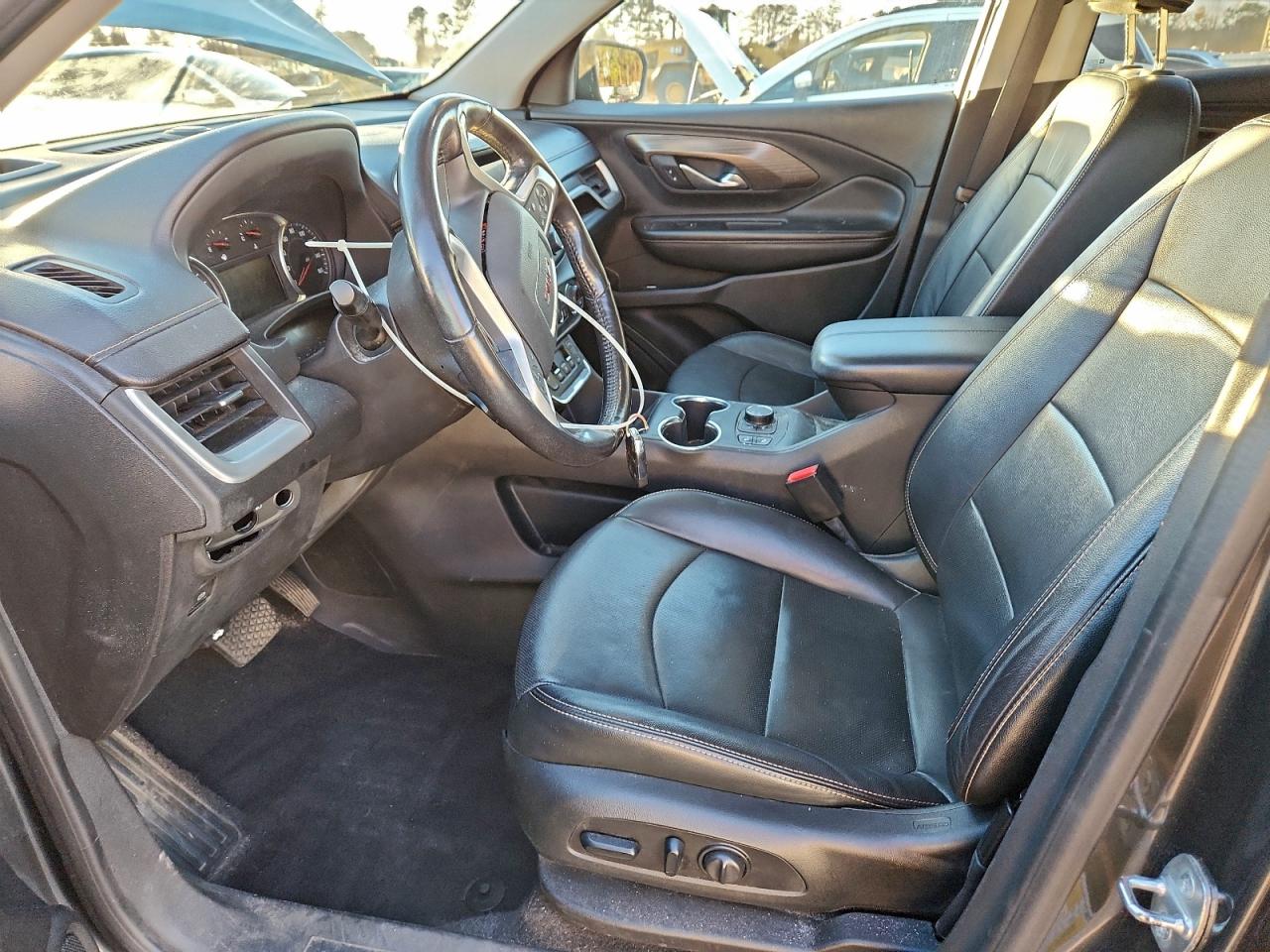 2020 GMC TERRAIN SLT photo 7