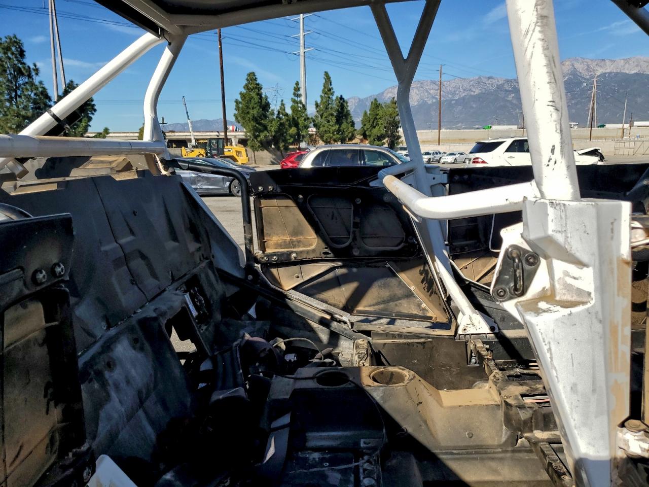2015 POLARIS RZR UTILITY VEHICLE photo 6