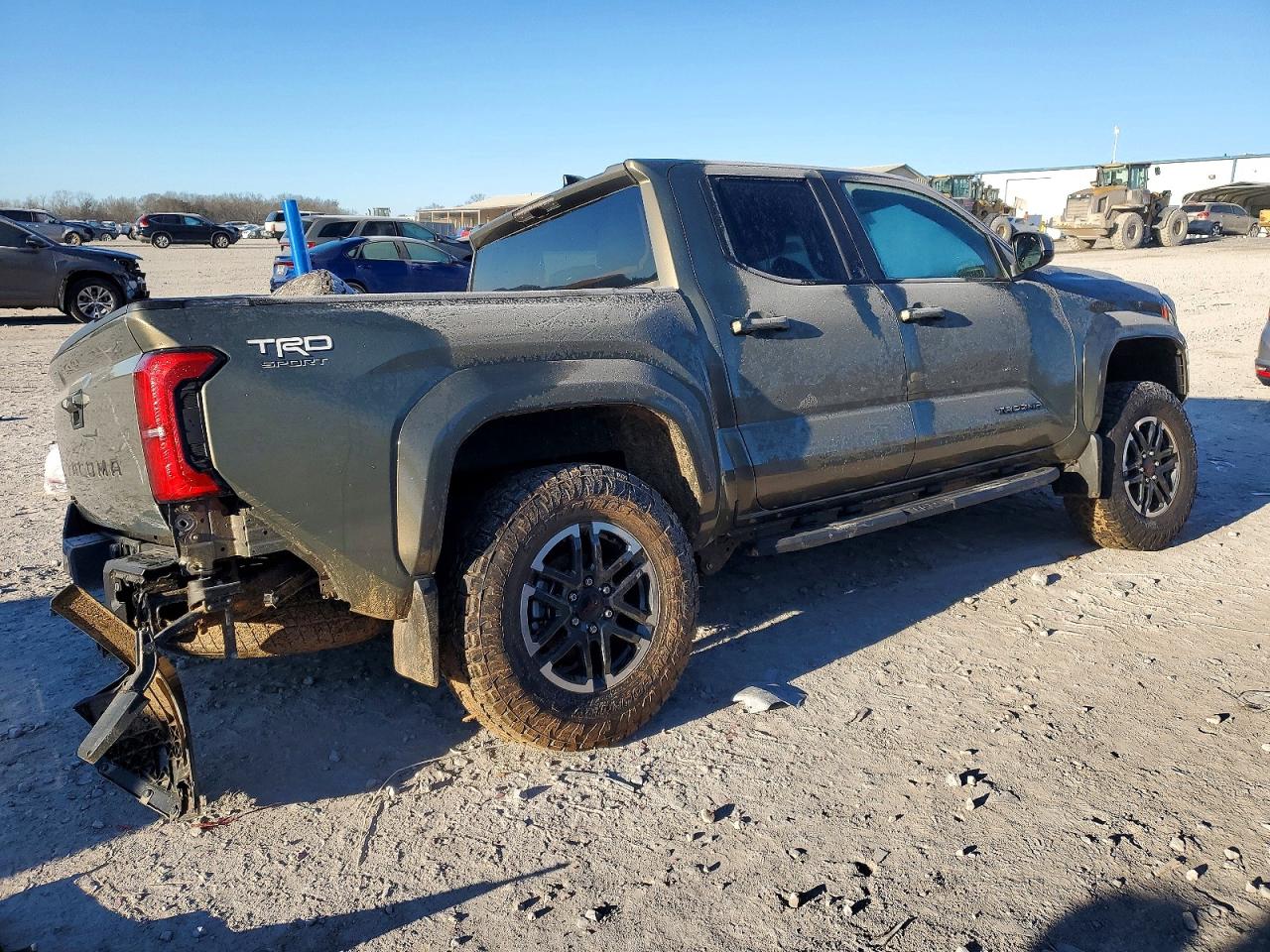2025 TOYOTA TACOMA DOUBLE CAB photo 3
