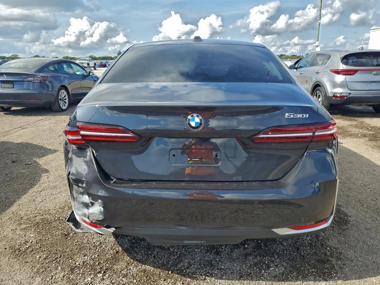 2025 BMW 530 I photo 6