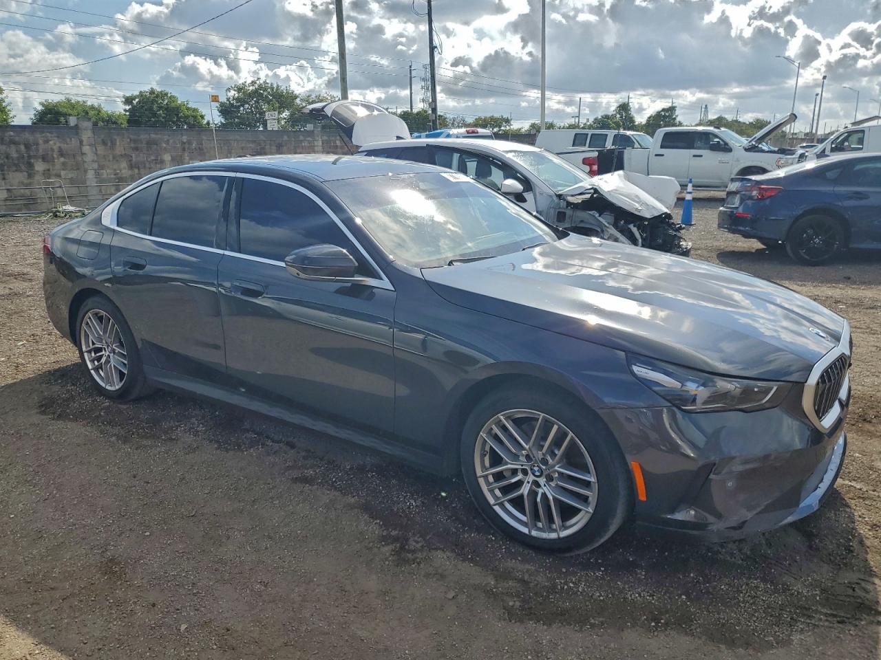 2025 BMW 530 I photo 4