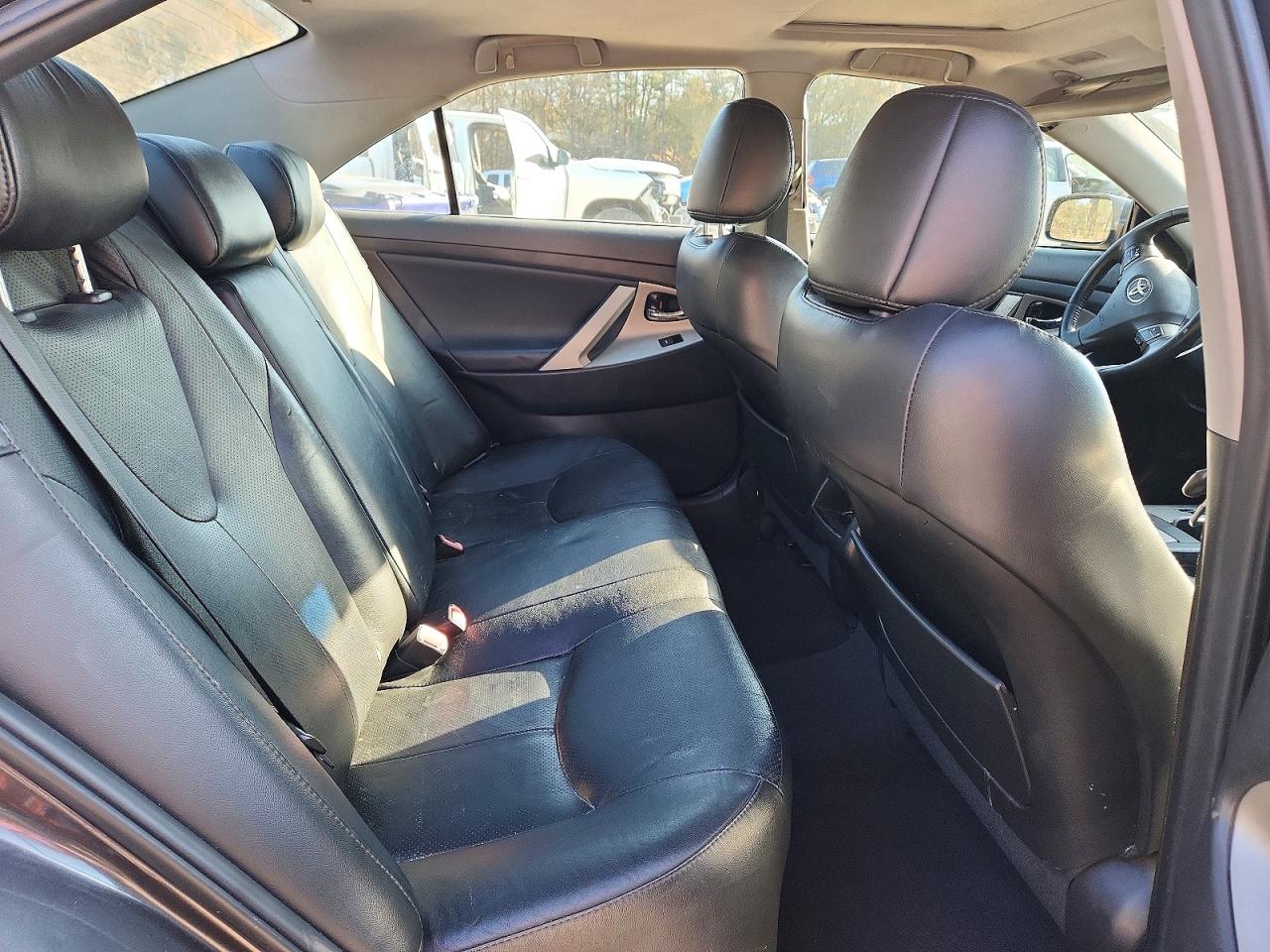 2011 TOYOTA CAMRY BASE photo 10