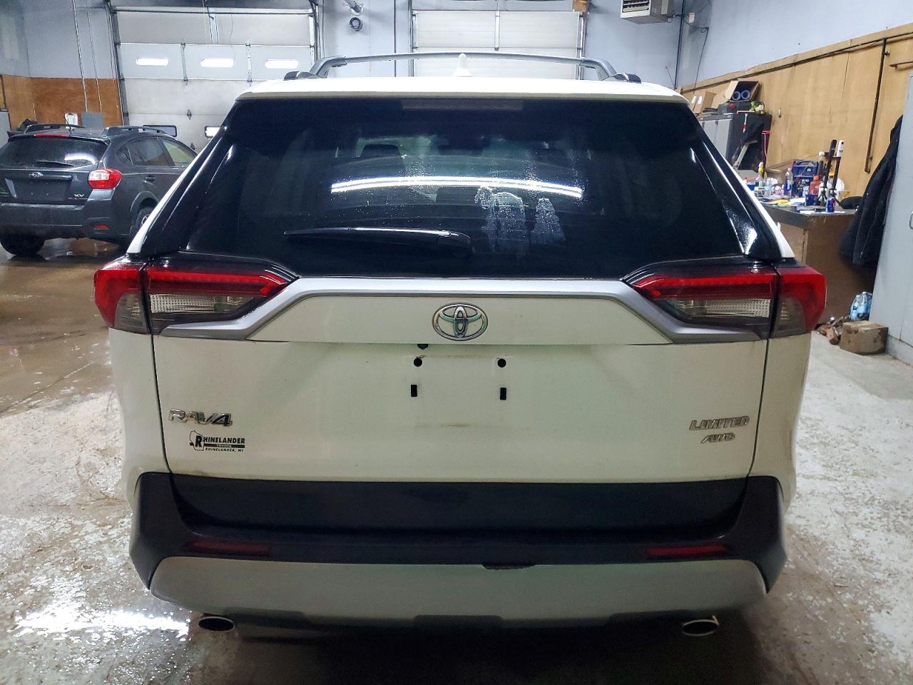 2022 TOYOTA RAV4 LIMITED photo 11