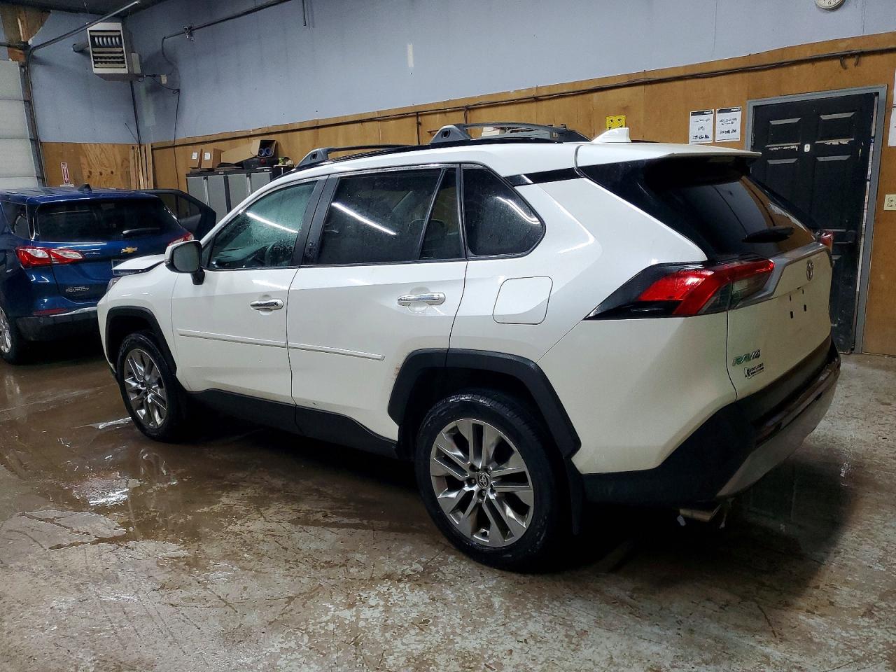 2022 TOYOTA RAV4 LIMITED photo 3