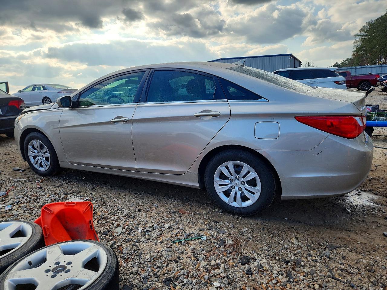 2011 HYUNDAI SONATA GLS photo 2