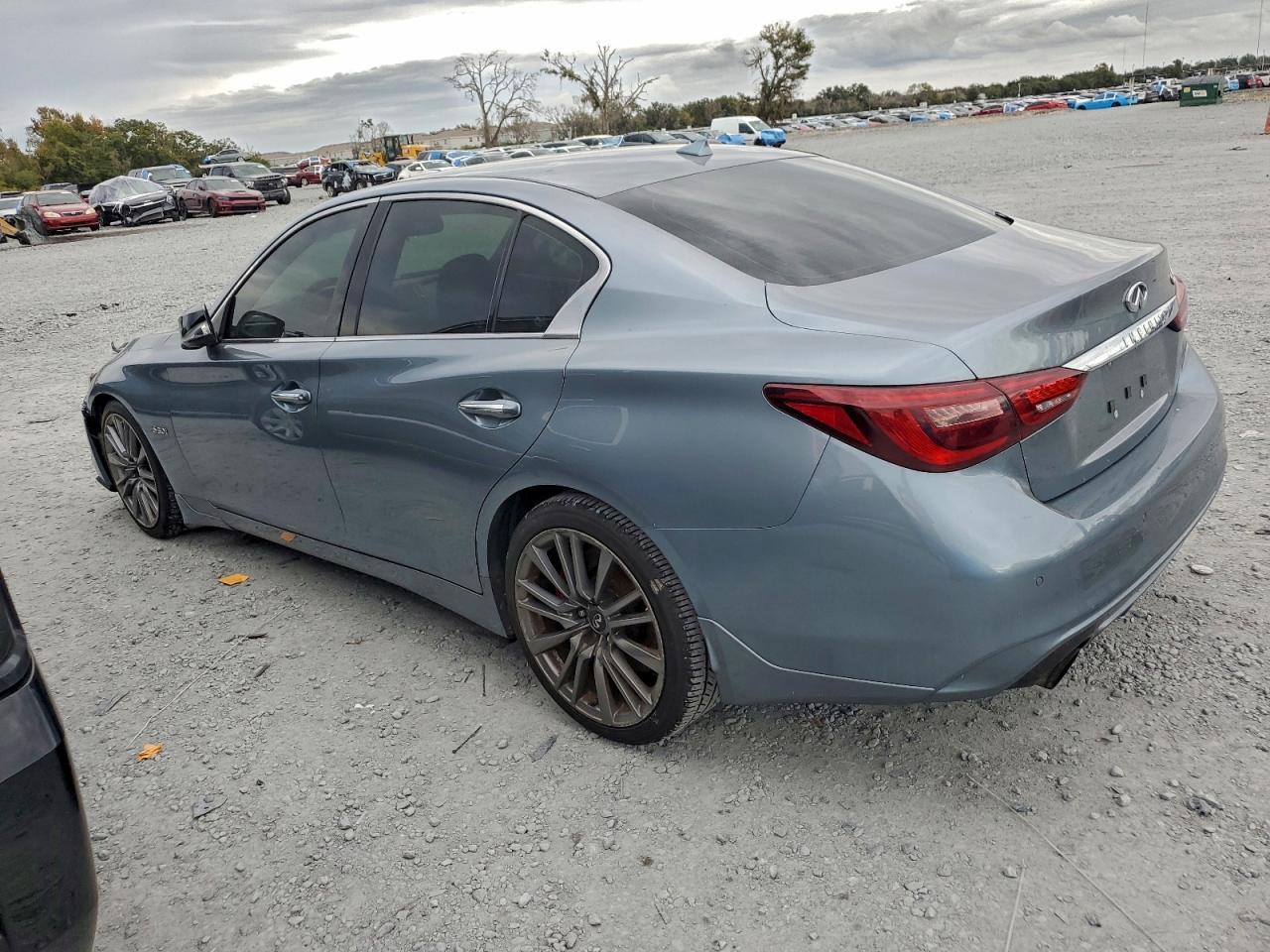 2018 INFINITI Q50 RED SPORT 400 photo 3