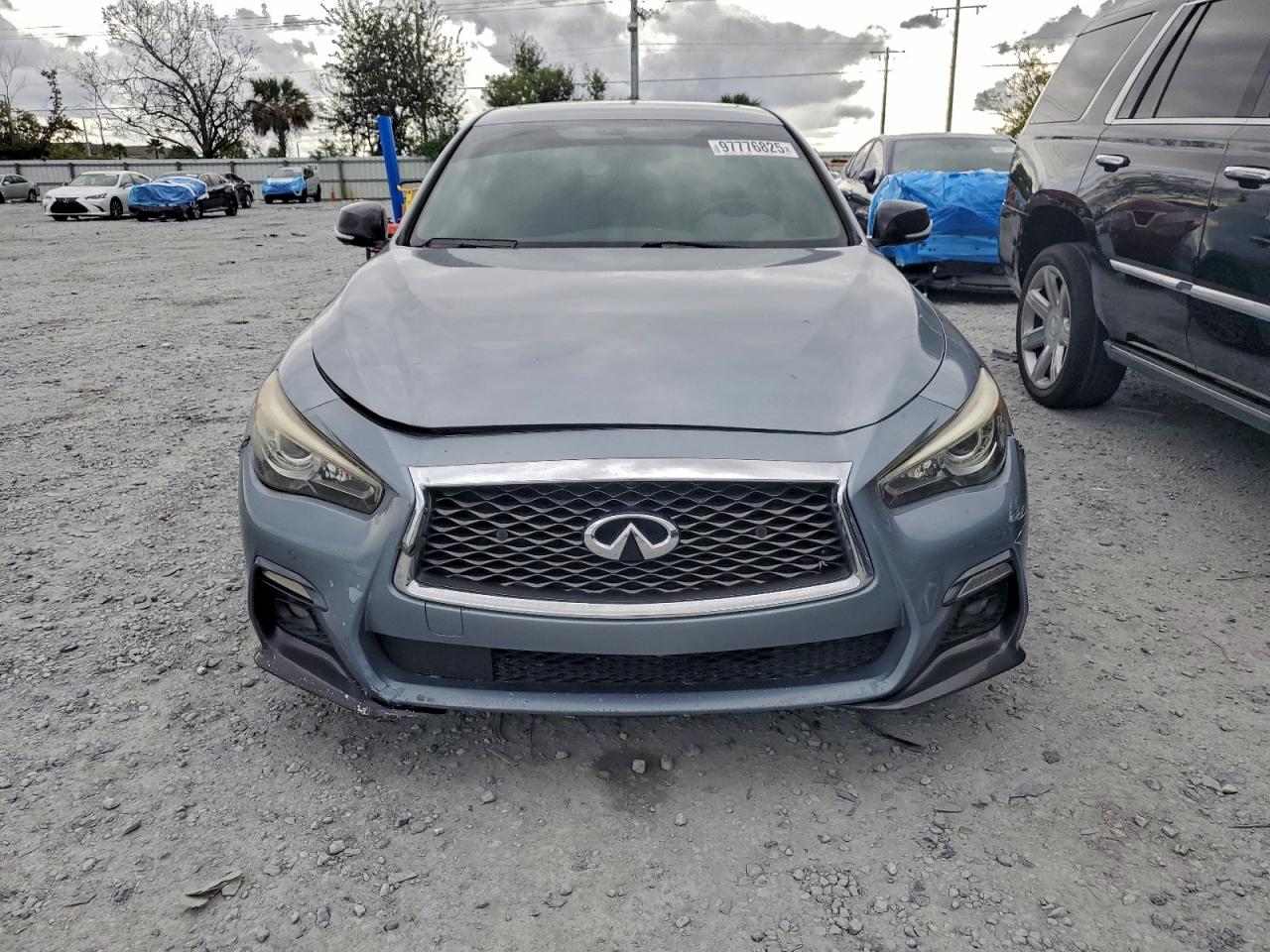 2018 INFINITI Q50 RED SPORT 400 photo 9