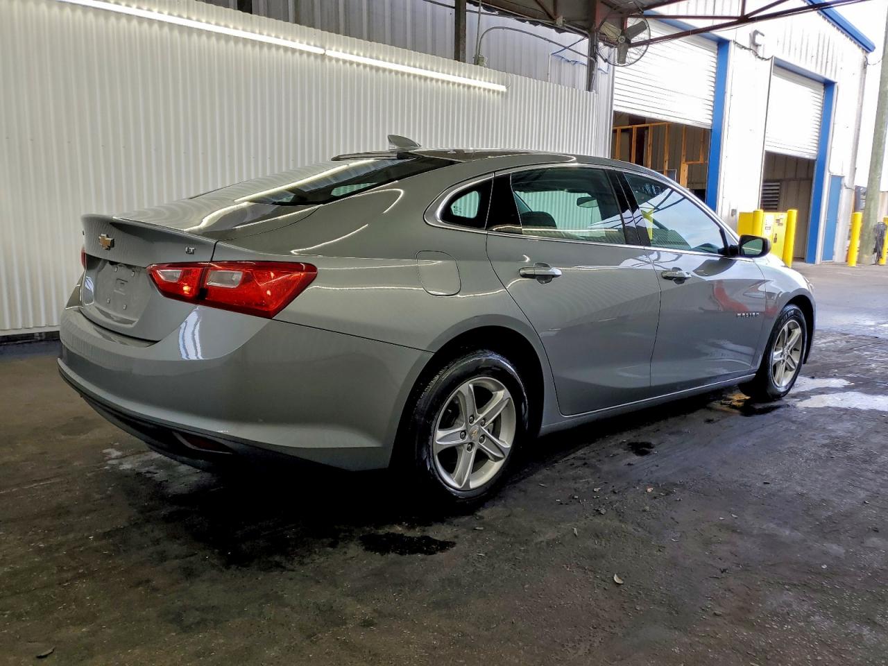 2023 CHEVROLET MALIBU LT photo 5