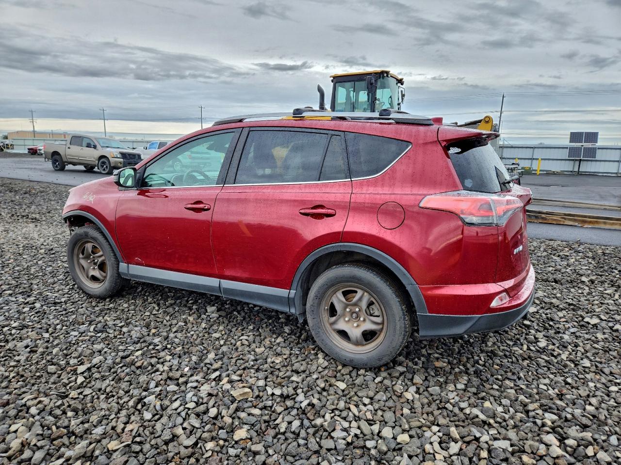 2018 TOYOTA RAV4 LE photo 2