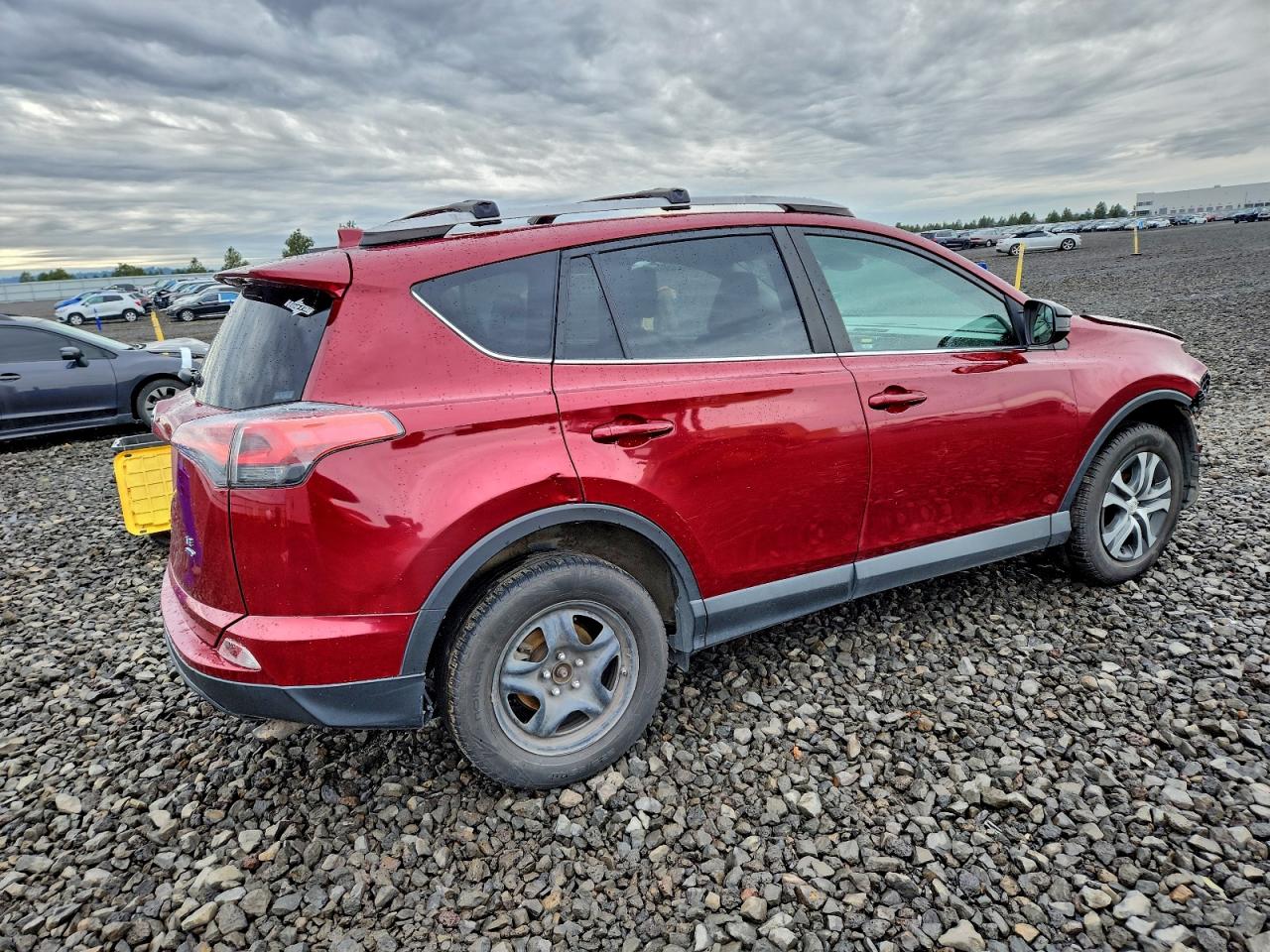 2018 TOYOTA RAV4 LE photo 3