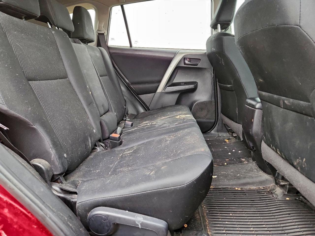 2018 TOYOTA RAV4 LE photo 11