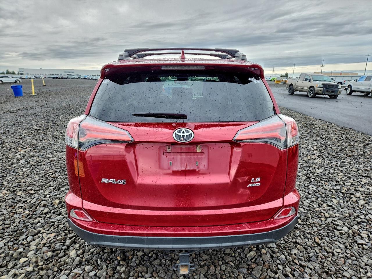 2018 TOYOTA RAV4 LE photo 6