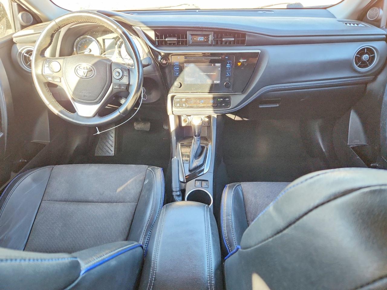 2017 TOYOTA COROLLA L photo 8