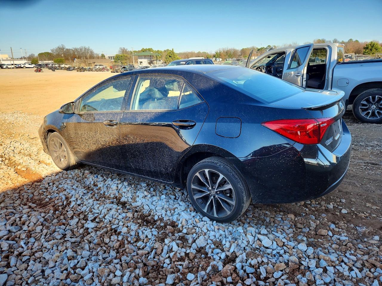 2017 TOYOTA COROLLA L photo 2