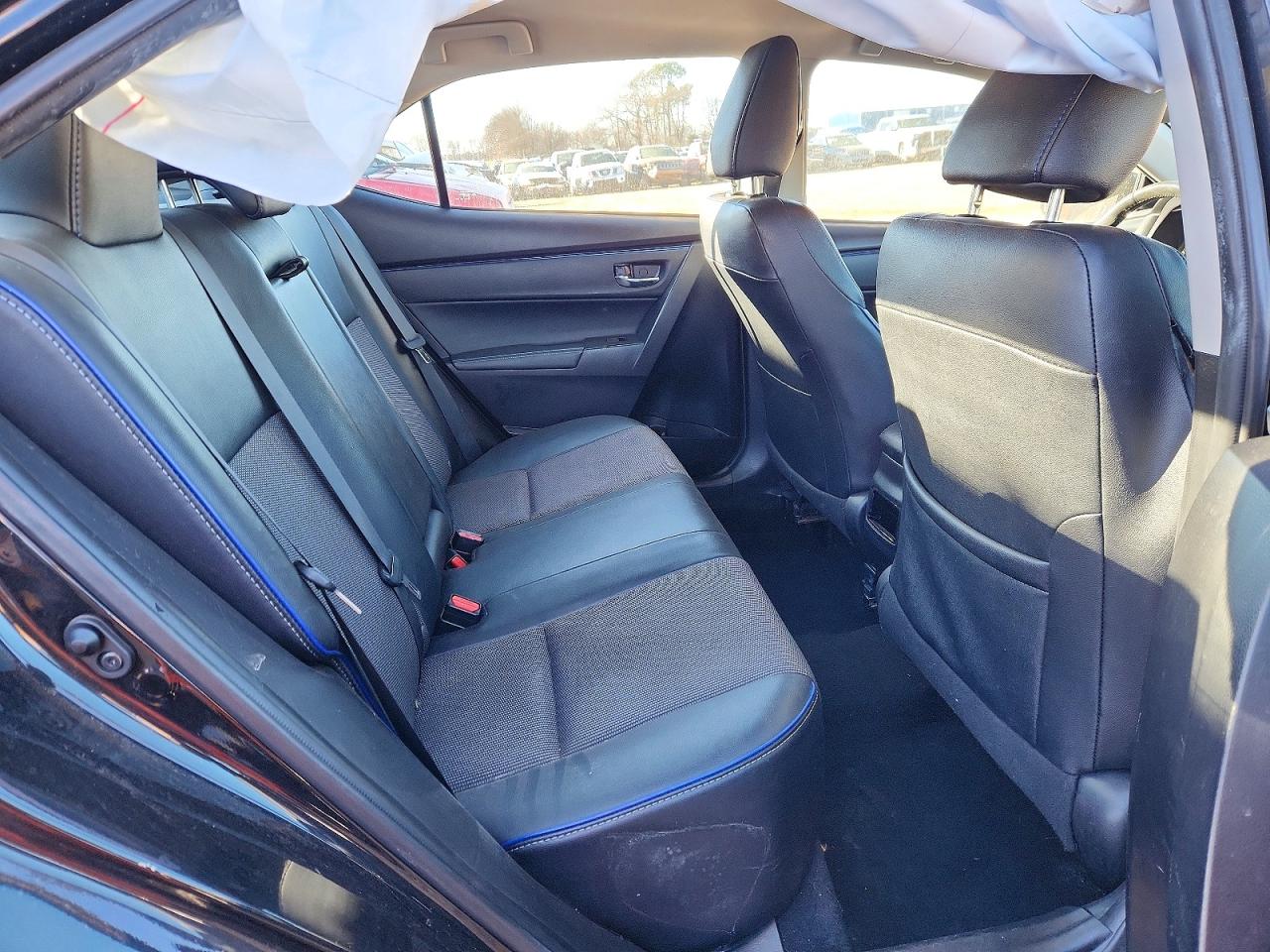 2017 TOYOTA COROLLA L photo 10