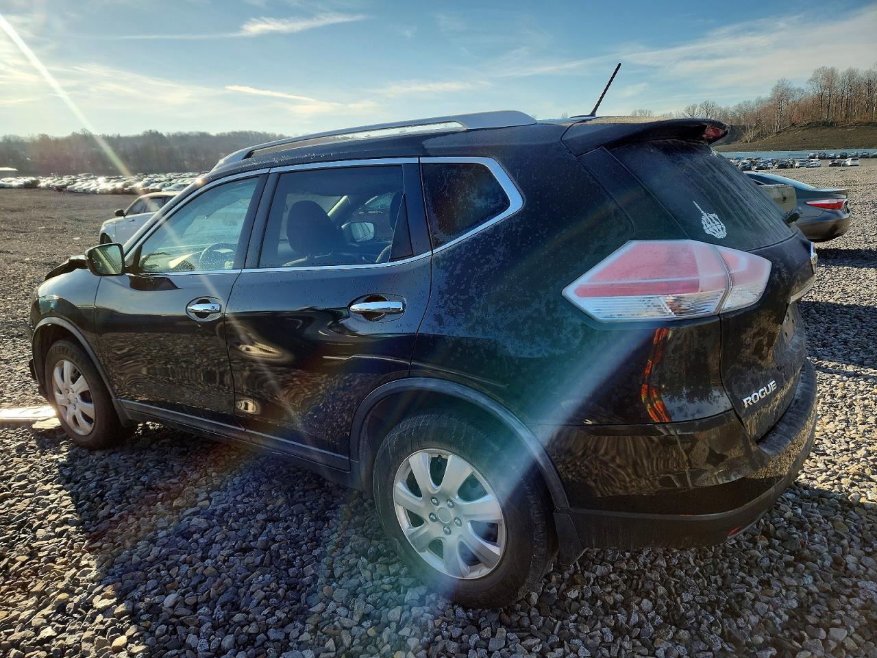 2016 NISSAN ROGUE S photo 2