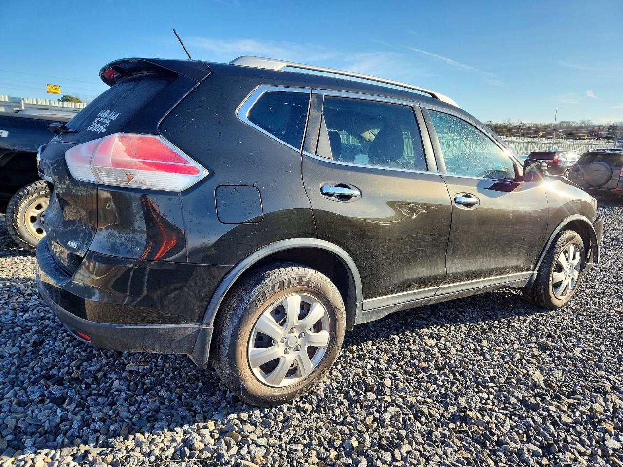 2016 NISSAN ROGUE S photo 3