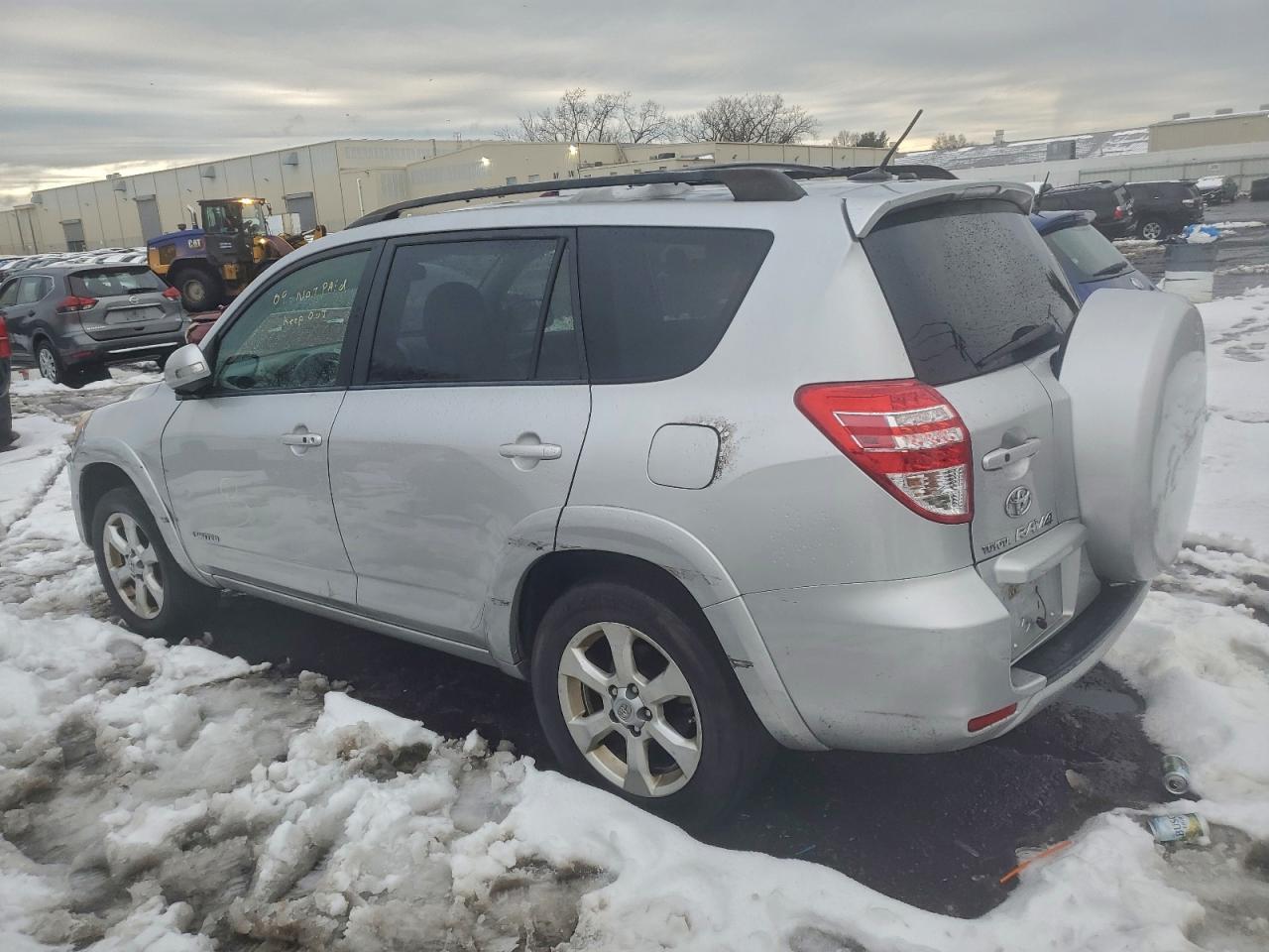 2009 TOYOTA RAV4 LIMITED photo 2