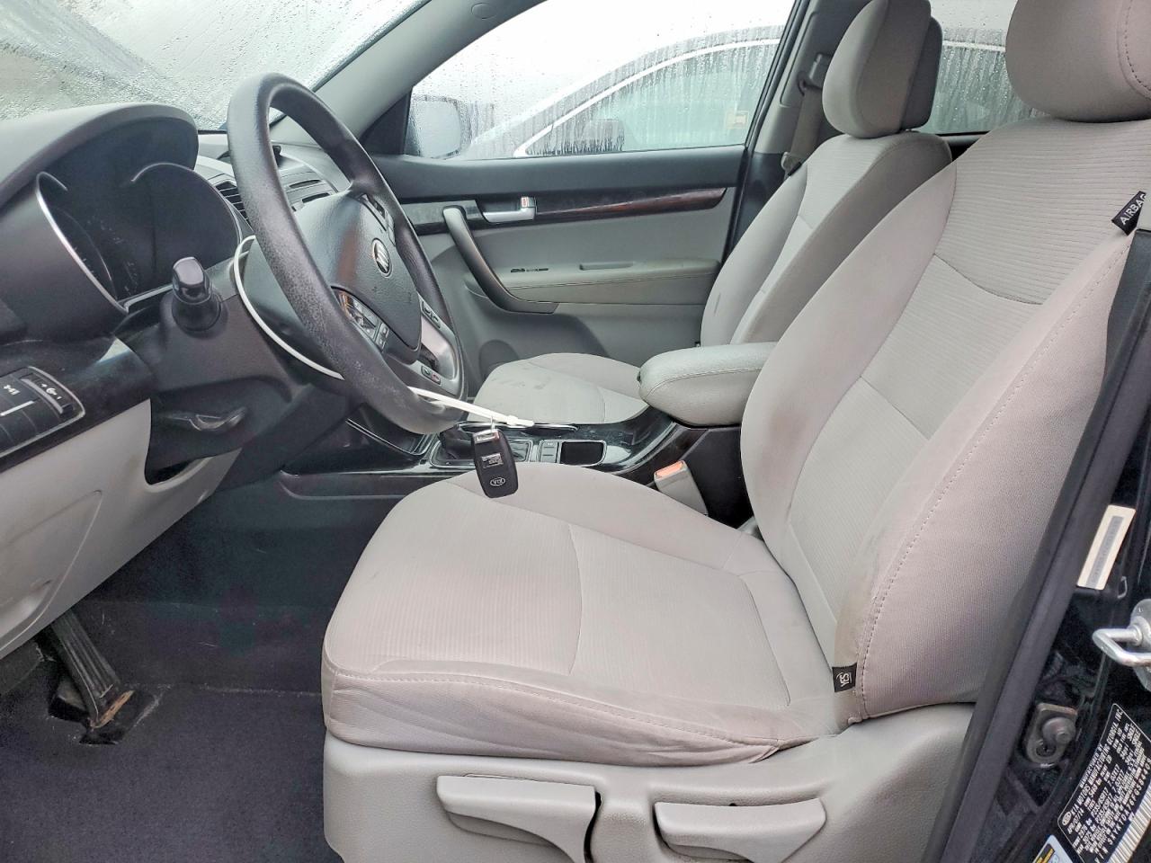 2015 KIA SORENTO LX photo 13