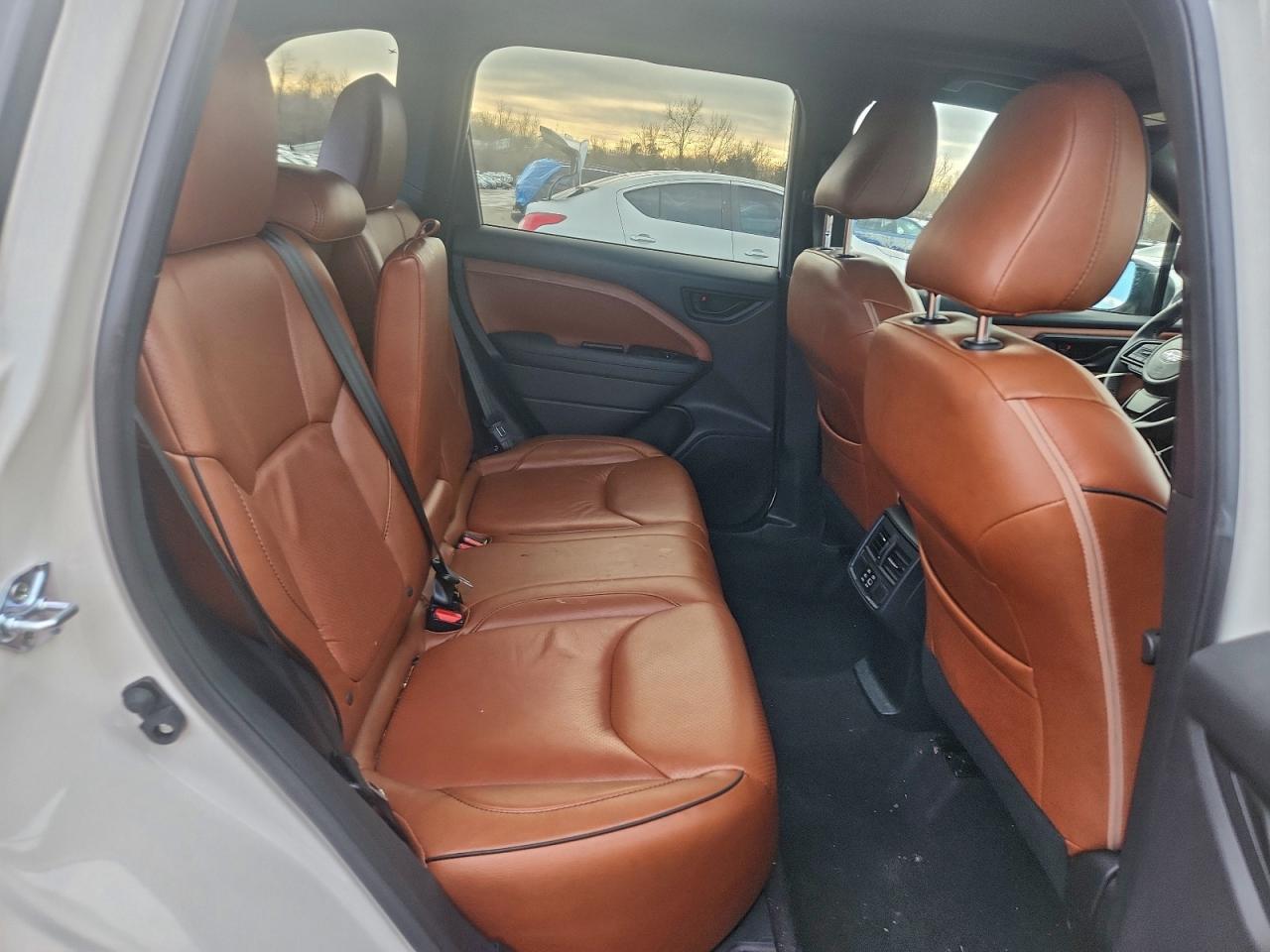 2025 SUBARU FORESTER photo 21
