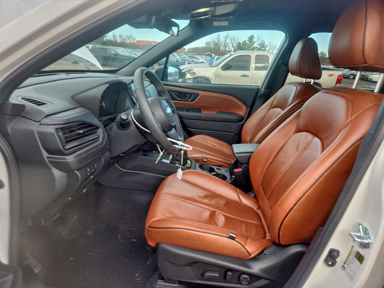 2025 SUBARU FORESTER photo 13