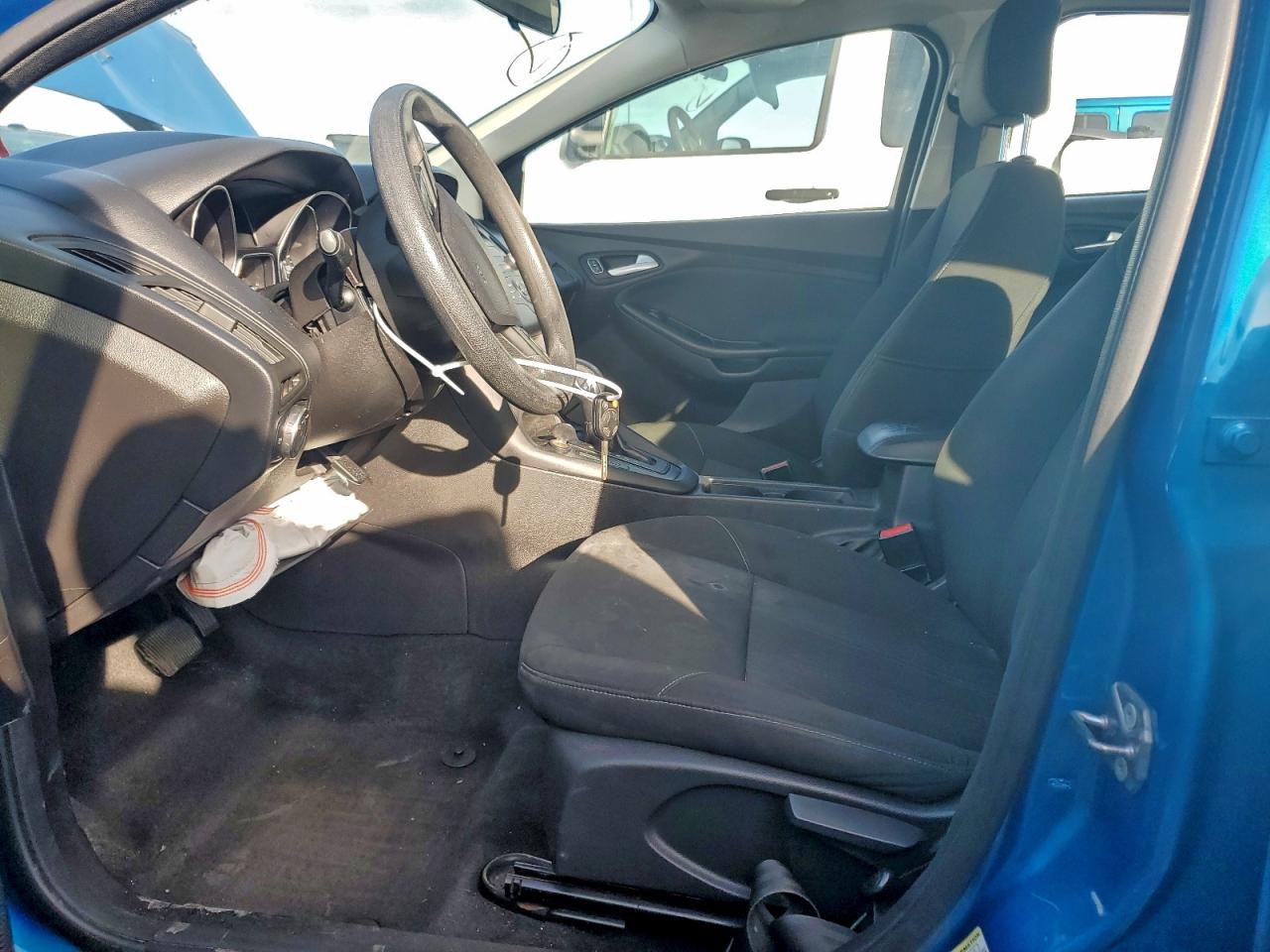 2015 FORD FOCUS SE photo 7