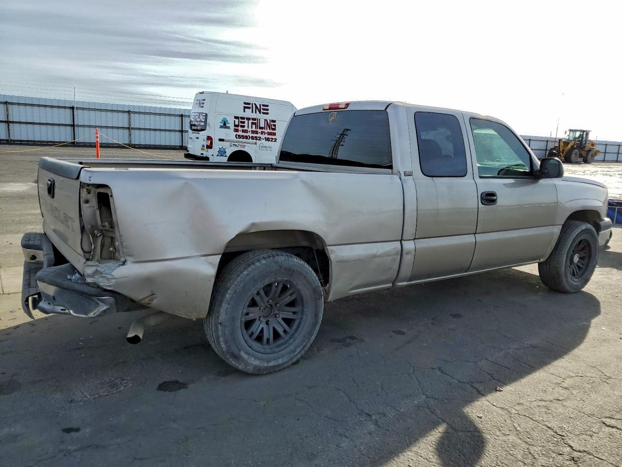 2006 CHEVROLET SILVERADO C1500 photo 3