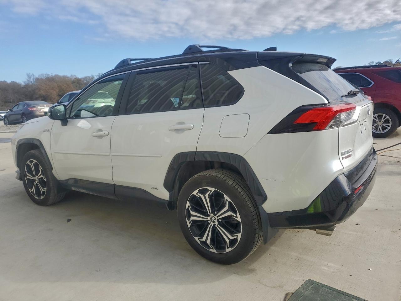2023 TOYOTA RAV4 PRIME XSE photo 2
