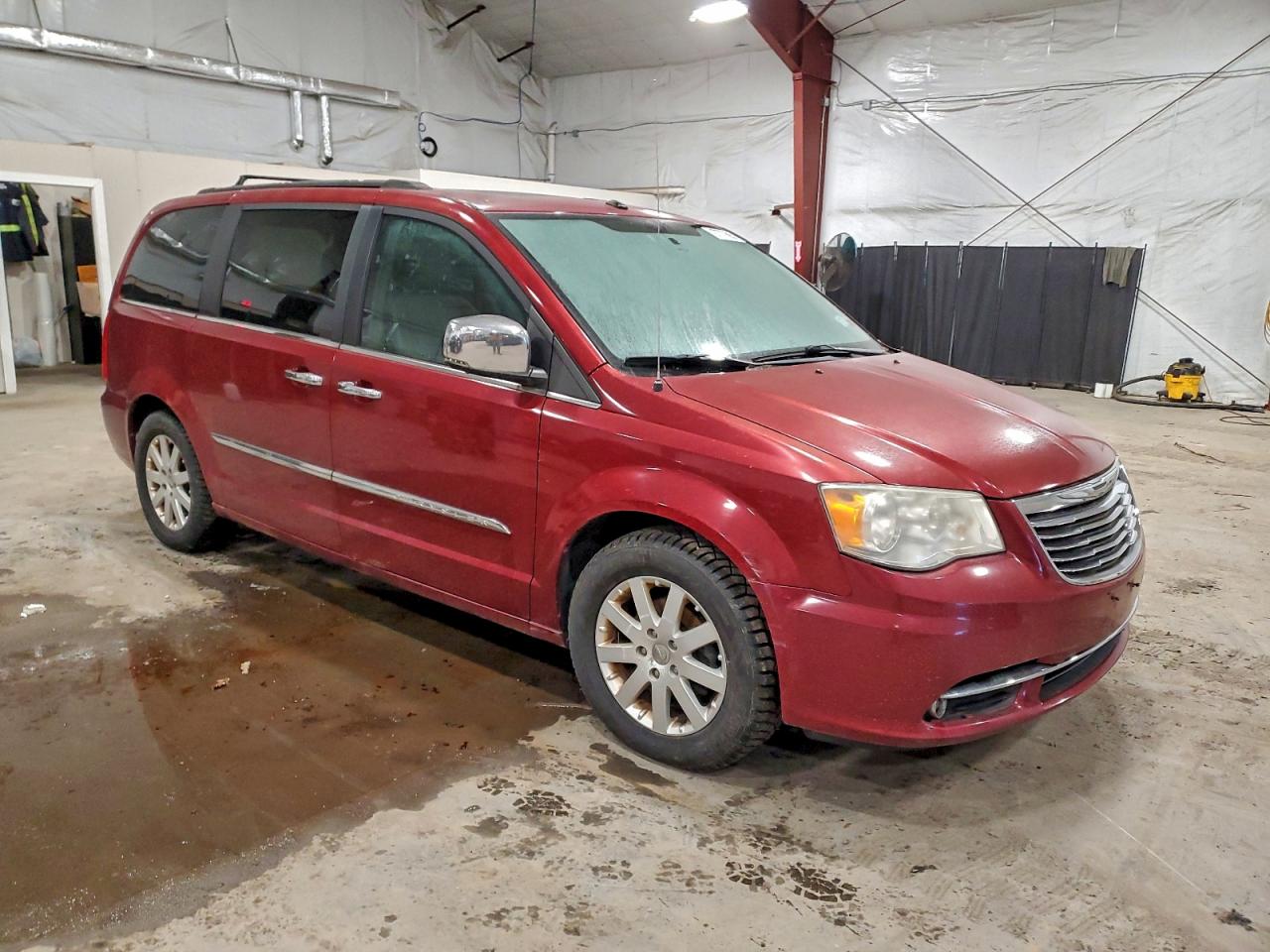 2011 CHRYSLER TOWN & COUNTRY TOURING L photo 7